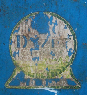 Dazey logo.