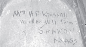 Bonnet form inscription.