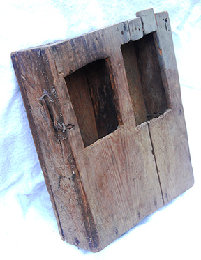 Nesting box for ducks.